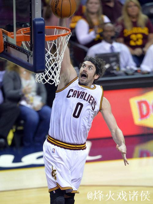 勒夫扣篮失手引发惊叹