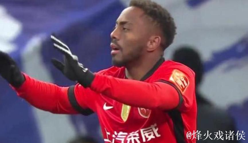 加布里埃尔:今年海港表现满分;最难忘客场上海德比进球 加布里埃尔:今年海港表现满分;最难忘客场上海德比进球