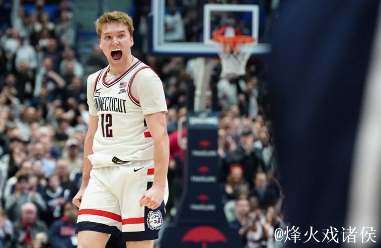 卡姆-斯潘塞单场27分刷新职业新高,快船成背景板 卡姆-斯潘塞单场27分刷新职业新高,快船成背景板